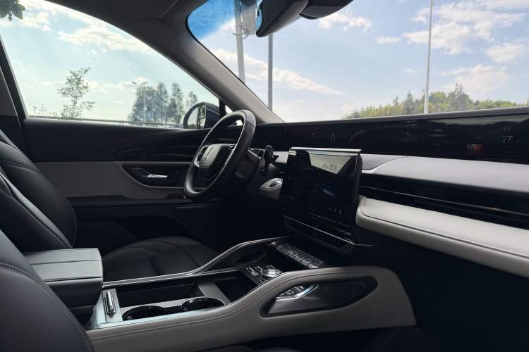 Used Lincoln Nautilus 2023 2.0T Four-Wheel Drive Luxury Edition Interior 6