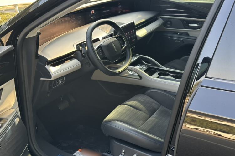 Used Lincoln Nautilus 2023 2.0T All-Wheel-Drive Zunrui Hybrid Version Interior 9