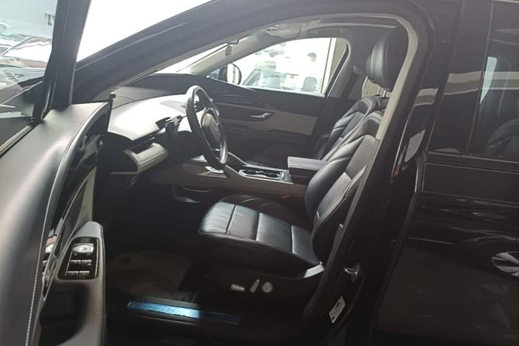 Used Lincoln Nautilus 2023 2.0T All-Wheel-Drive Luxury Edition Left Front Seat