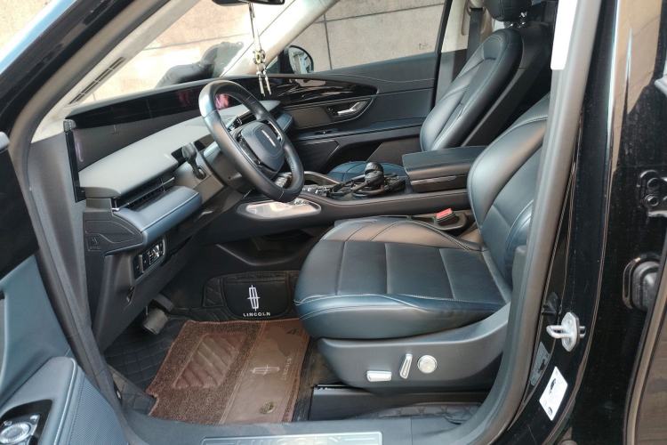 Used Lincoln Nautilus 2023 2.0T All-Wheel-Drive Luxury Edition Left Front Seat
