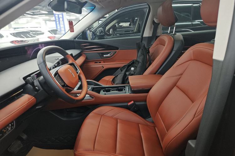 Used Lincoln Nautilus 2023 2.0T All-Wheel-Drive Luxury Hybrid Edition Left Front Seat