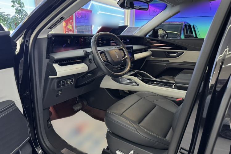 Used Lincoln Nautilus 2023 2.0T All-Wheel-Drive Luxury Hybrid Edition Left Front Seat
