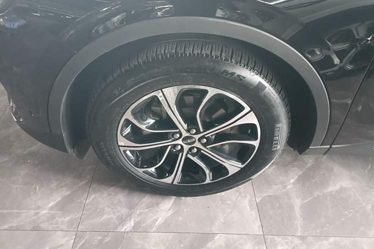 Used Lincoln Nautilus 2023 2.0T All-Wheel-Drive Luxury Edition Left Front Wheel Hub