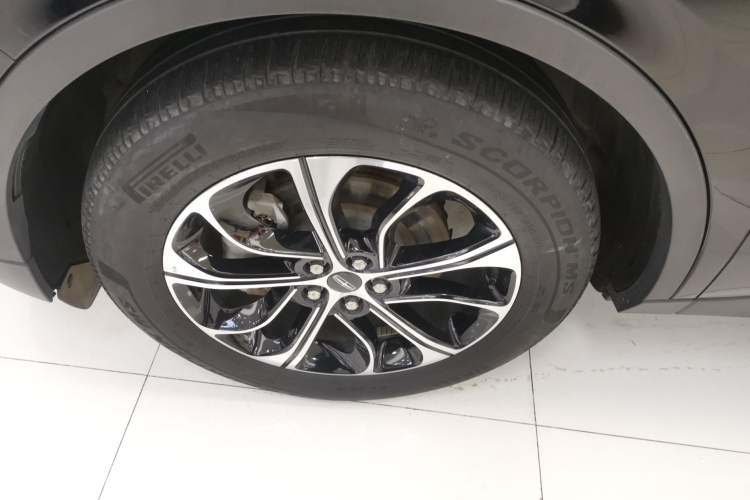 Used Lincoln Nautilus 2023 2.0T All-Wheel-Drive Luxury Edition Left Front Wheel Hub