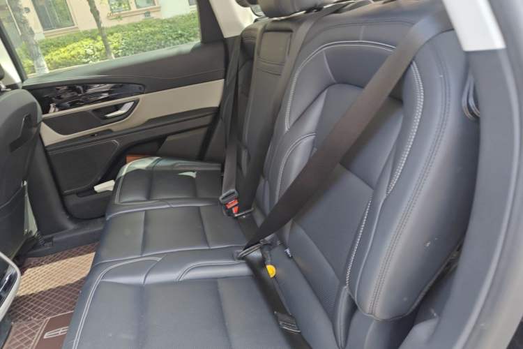 Used Lincoln Nautilus 2023 2.0T All-Wheel-Drive Luxury Edition Left Rear Seat