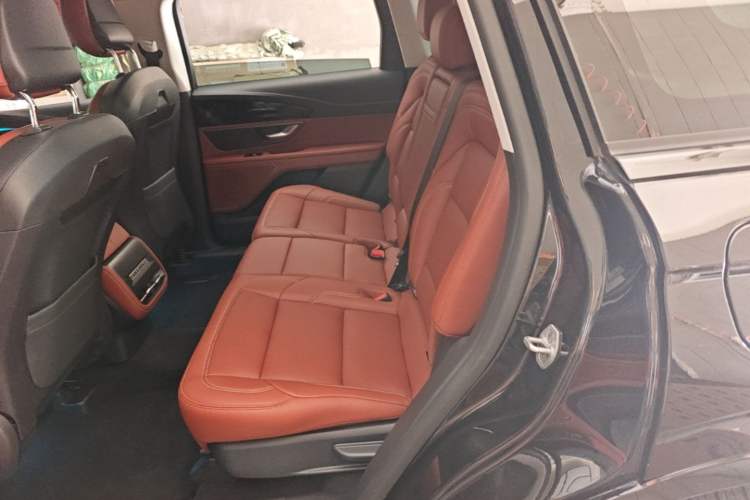 Used Lincoln Nautilus 2023 2.0T All-Wheel-Drive Luxury Hybrid Edition Left Rear Seat