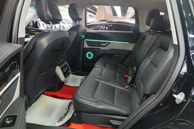 Used Lincoln Nautilus 2023 2.0T All-Wheel-Drive Luxury Edition Left Rear Seat