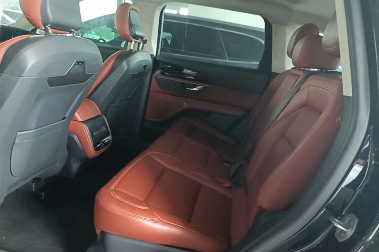 Used Lincoln Nautilus 2023 2.0T All-Wheel-Drive Luxury Edition Left Rear Seat