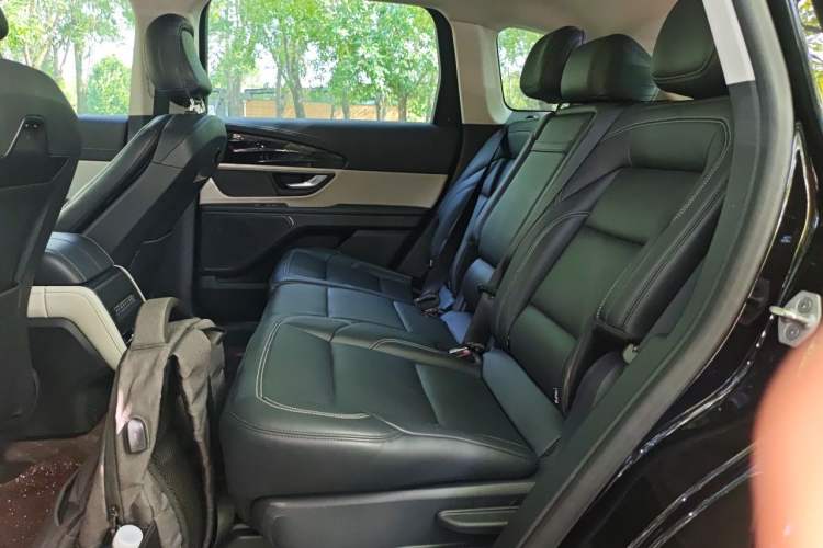 Used Lincoln Nautilus 2023 2.0T All-Wheel-Drive Luxury Edition Left Rear Seat