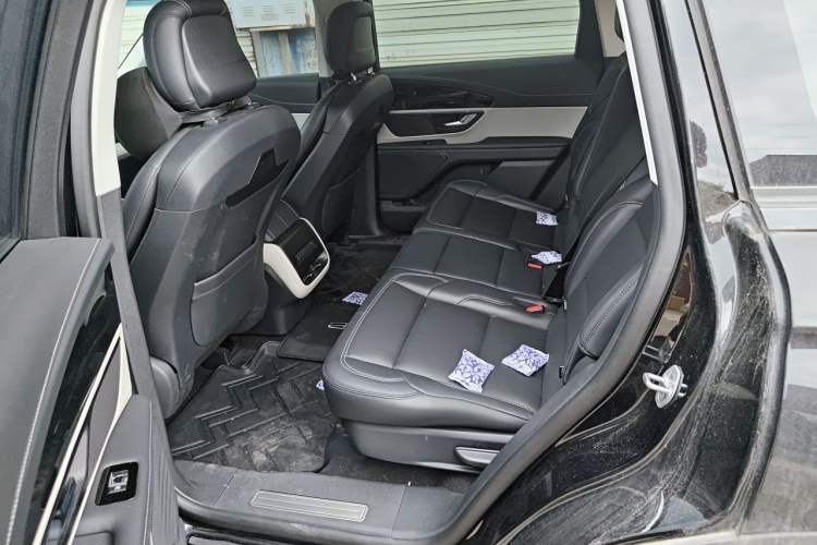 Used Lincoln Nautilus 2023 2.0T Four-Wheel Drive Luxury Edition Left Rear Seat