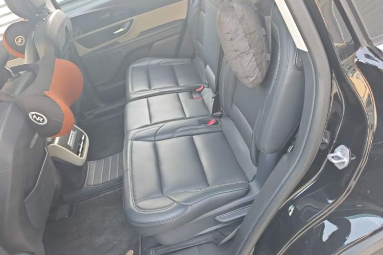 Used Lincoln Nautilus 2023 2.0T All-Wheel-Drive Luxury Edition Left Rear Seat
