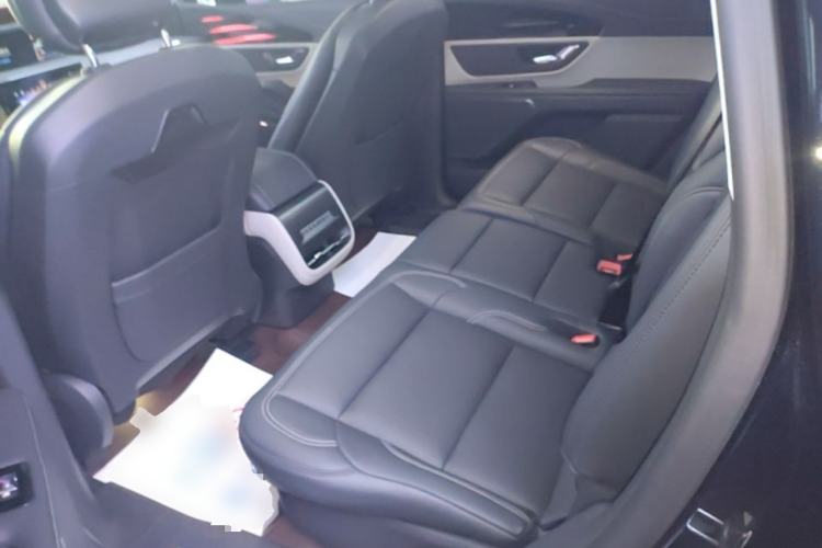 Used Lincoln Nautilus 2023 2.0T All-Wheel-Drive Luxury Hybrid Edition Left Rear Seat