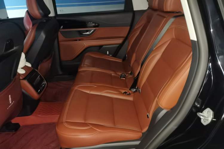 Used Lincoln Nautilus 2023 2.0T All-Wheel-Drive Luxury Edition Left Rear Seat
