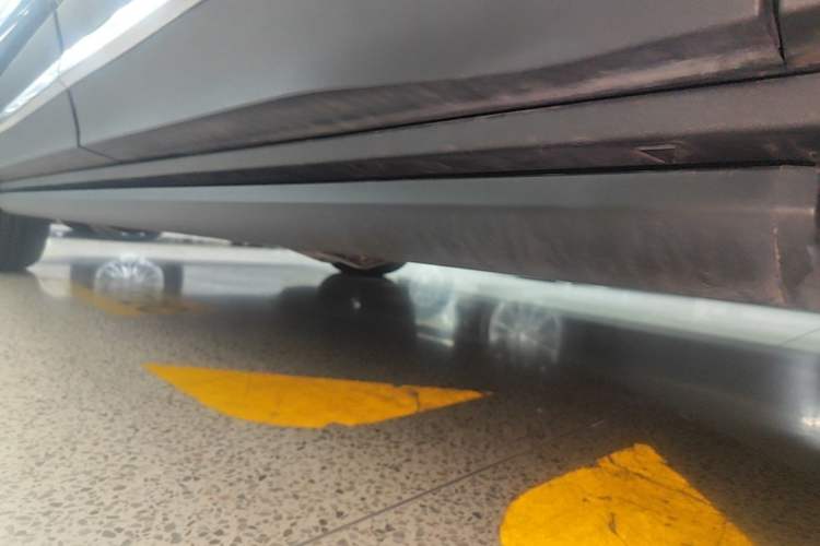 Used Lincoln Nautilus 2023 2.0T Four-Wheel Drive Luxury Edition Left Side Sill