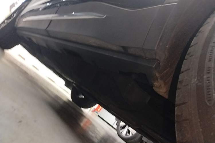 Used Lincoln Nautilus 2023 2.0T Four-Wheel Drive Luxury Edition Left Side Sill