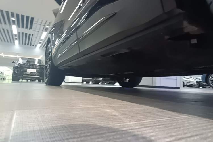 Used Lincoln Nautilus 2023 2.0T Four-Wheel Drive Zunrui Version Left Side Sill
