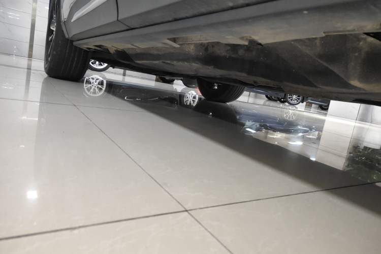 Used Lincoln Nautilus 2023 2.0T Four-Wheel Drive Luxury Edition Left Side Sill