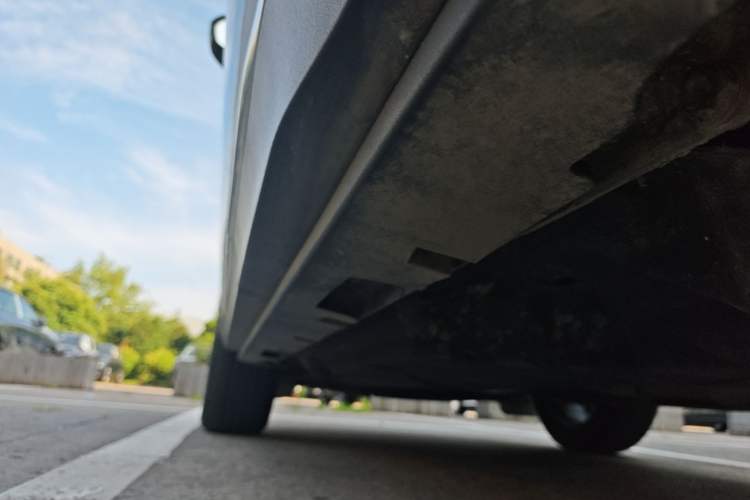 Used Lincoln Nautilus 2023 2.0T All-Wheel-Drive Luxury Edition Left Side Sill