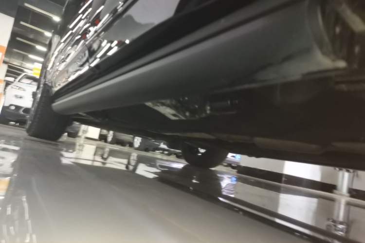 Used Lincoln Nautilus 2023 2.0T All-Wheel-Drive Zunrui Hybrid Version Left Side Sill