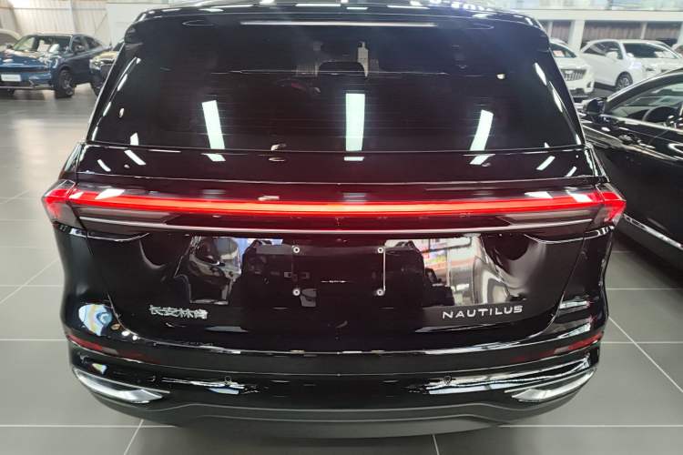 Used Lincoln Nautilus 2023 2.0T All-Wheel-Drive Luxury Edition Rear