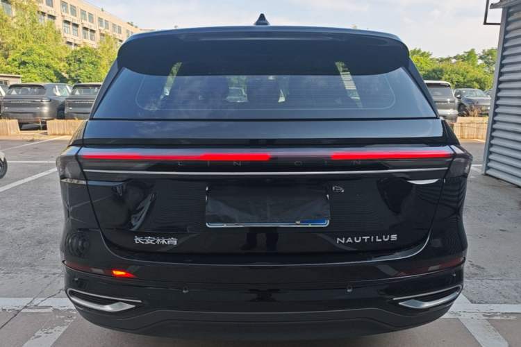 Used Lincoln Nautilus 2023 2.0T All-Wheel-Drive Luxury Edition Rear