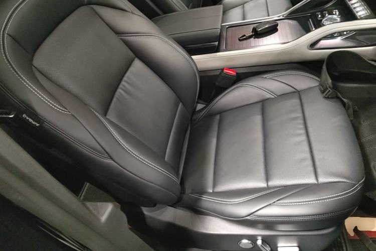 Used Lincoln Nautilus 2023 2.0T All-Wheel-Drive Luxury Hybrid Edition Right Front Seat