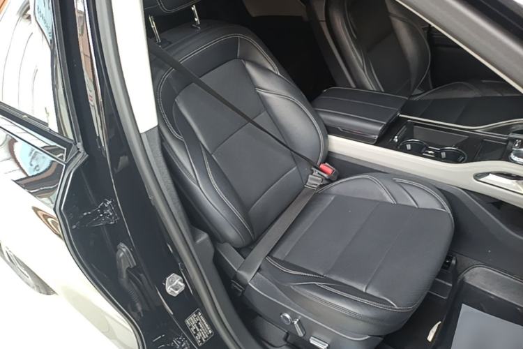 Used Lincoln Nautilus 2023 2.0T All-Wheel-Drive Luxury Edition Right Front Seat