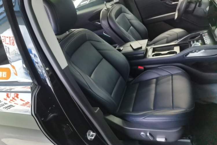 Used Lincoln Nautilus 2023 2.0T All-Wheel-Drive Luxury Edition Right Front Seat