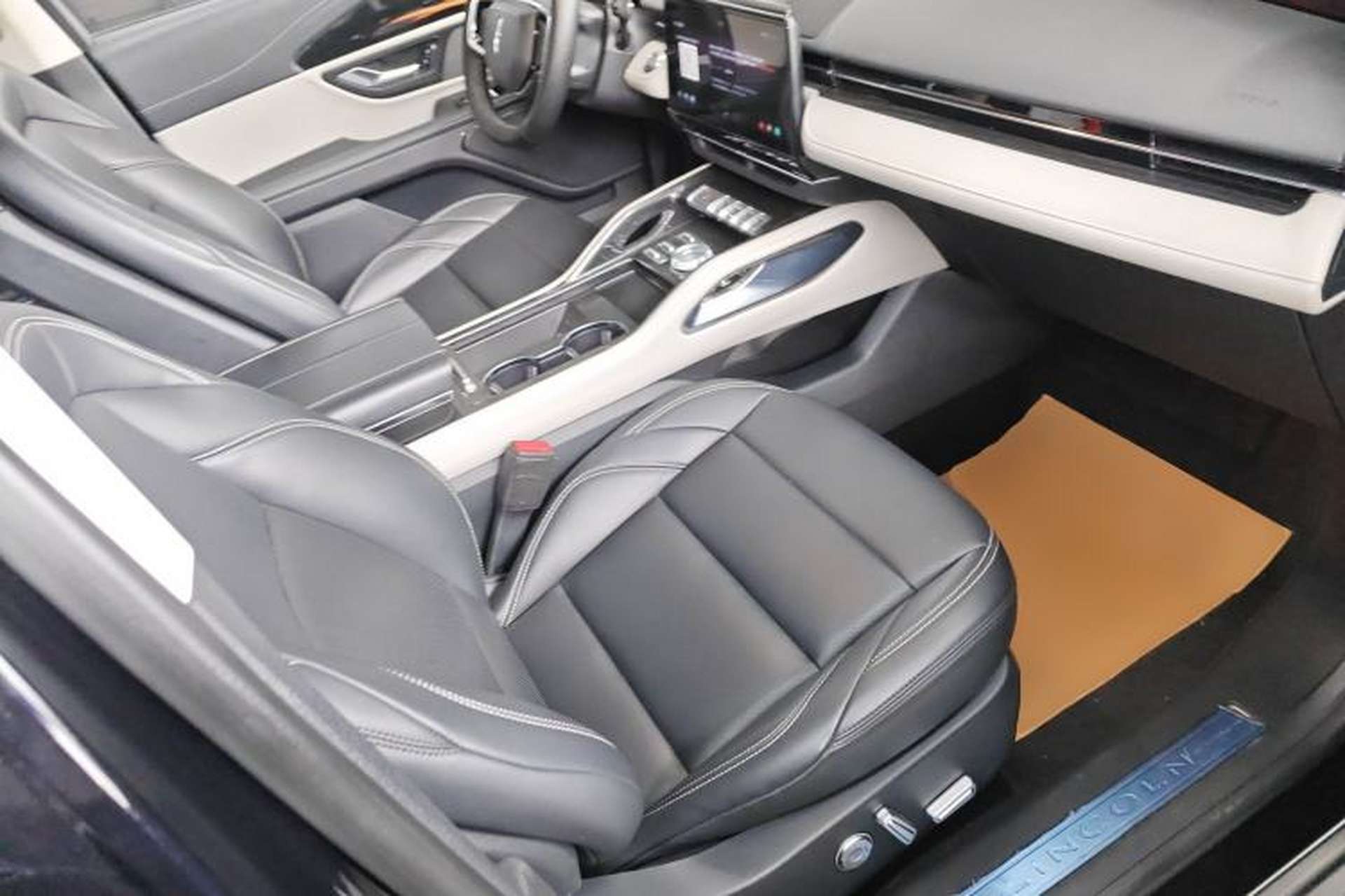Used Lincoln Nautilus 2023 2.0T Four-Wheel Drive Luxury Edition Right Front Seat