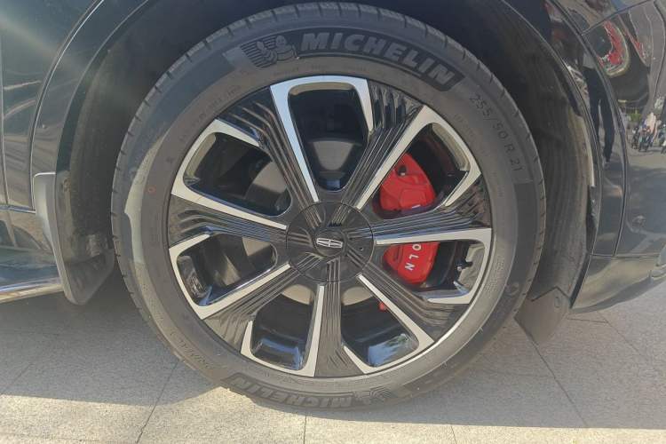 Used Lincoln Nautilus 2023 2.0T All-Wheel-Drive Zunrui Hybrid Version Right Front Wheel Hub