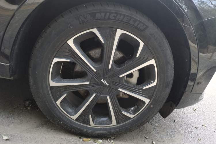 Used Lincoln Nautilus 2023 2.0T All-Wheel-Drive Zunrui Hybrid Version Right Front Wheel Hub