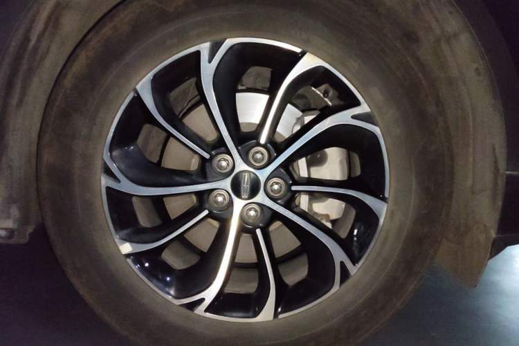 Used Lincoln Nautilus 2023 2.0T Four-Wheel Drive Luxury Edition Right Front Wheel Hub