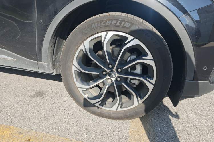 Used Lincoln Nautilus 2023 2.0T Four-Wheel Drive Zunrui Version Right Front Wheel Hub