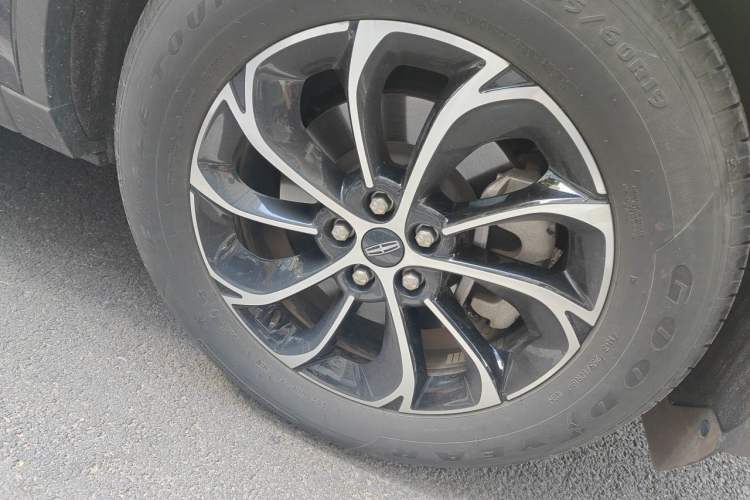 Used Lincoln Nautilus 2023 2.0T Four-Wheel Drive Luxury Edition Right Front Wheel Hub