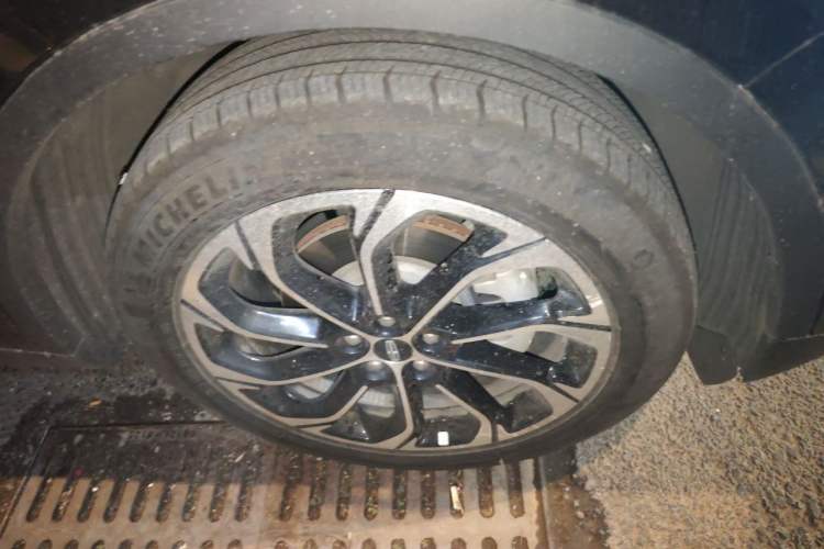Used Lincoln Nautilus 2023 2.0T Four-Wheel Drive Zunrui Version Right Front Wheel Hub