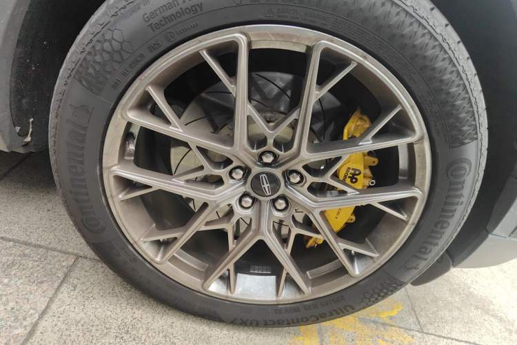 Used Lincoln Nautilus 2023 2.0T Four-Wheel Drive Luxury Edition Right Front Wheel Hub