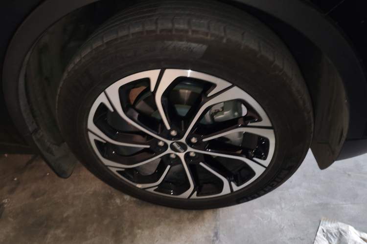 Used Lincoln Nautilus 2023 2.0T Four-Wheel Drive Zunrui Version Right Front Wheel Hub