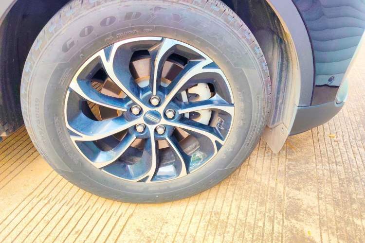 Used Lincoln Nautilus 2023 2.0T Four-Wheel Drive Luxury Edition Right Front Wheel Hub
