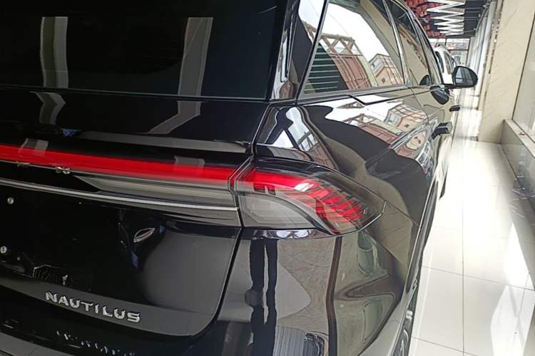Used Lincoln Nautilus 2023 2.0T All-Wheel-Drive Luxury Edition Right Rear Taillight