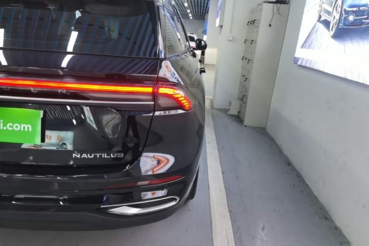 Used Lincoln Nautilus 2023 2.0T All-Wheel-Drive Luxury Edition Right Rear Taillight