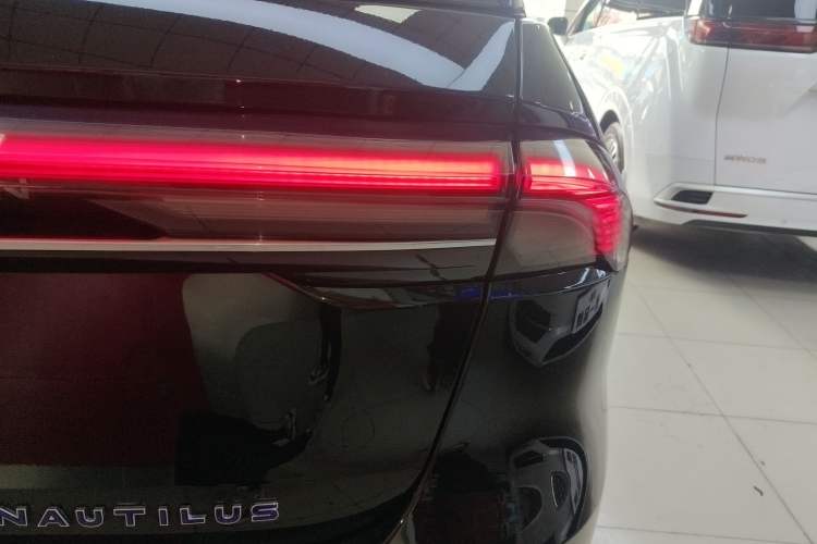 Used Lincoln Nautilus 2023 2.0T All-Wheel-Drive Zunrui Hybrid Version Right Rear Taillight