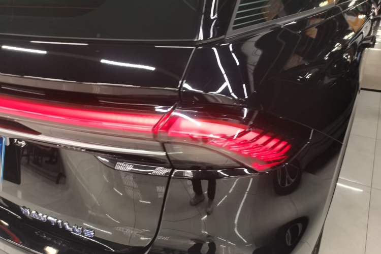 Used Lincoln Nautilus 2023 2.0T All-Wheel-Drive Zunrui Hybrid Version Right Rear Taillight