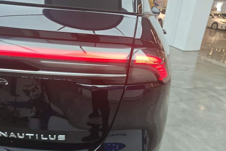 Used Lincoln Nautilus 2023 2.0T Four-Wheel Drive Luxury Edition Right Rear Taillight