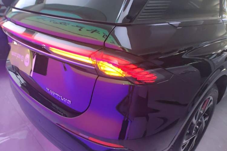Used Lincoln Nautilus 2023 2.0T All-Wheel-Drive Luxury Hybrid Edition Right Rear Taillight