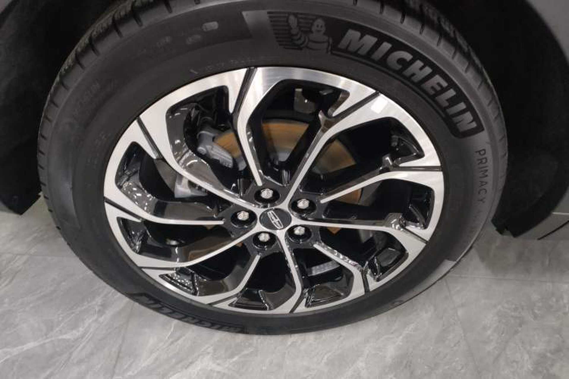 Used Lincoln Nautilus 2023 2.0T Four-Wheel Drive Zunrui Version Right Rear Wheel Hub