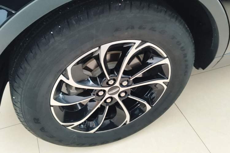 Used Lincoln Nautilus 2023 2.0T Four-Wheel Drive Luxury Edition Right Rear Wheel Hub