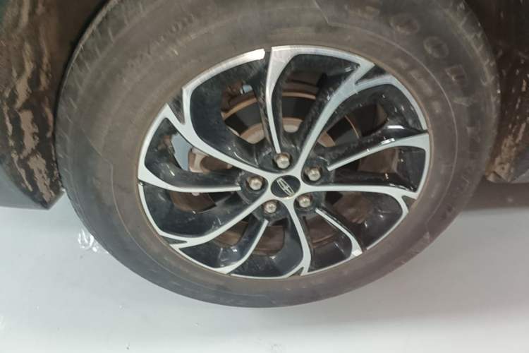 Used Lincoln Nautilus 2023 2.0T Four-Wheel Drive Luxury Edition Right Rear Wheel Hub