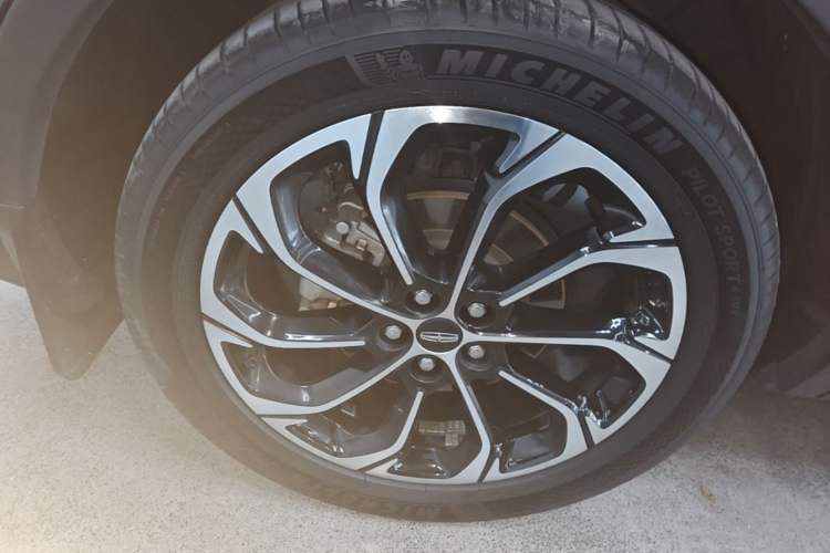 Used Lincoln Nautilus 2023 2.0T Four-Wheel Drive Zunrui Version Right Rear Wheel Hub