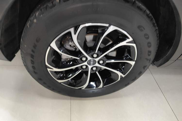 Used Lincoln Nautilus 2023 2.0T Four-Wheel Drive Luxury Edition Right Rear Wheel Hub