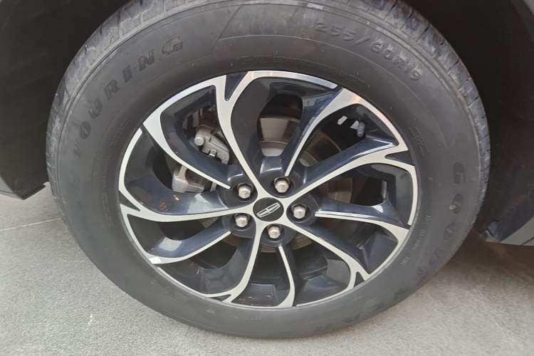 Used Lincoln Nautilus 2023 2.0T Four-Wheel Drive Luxury Edition Right Rear Wheel Hub